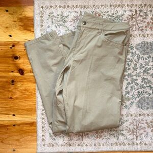 Men’s Lululemon ABC pants khaki